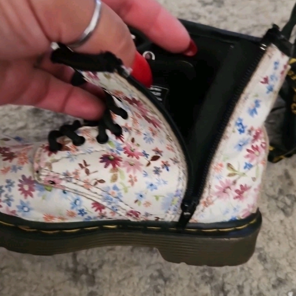 Dr Martens Kids Brooklee Lace Ankle Combat in White Floral Feminine Boot 8 - Picture 9 of 13